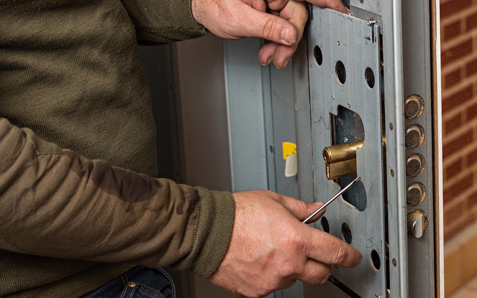 changer une serrure Évry
